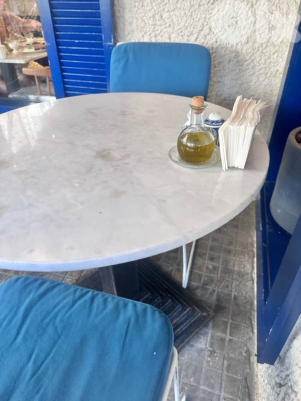 2 Restaurant/ Cafe table - Marble طاولات رخام عدد 2 - الواحدة ب$٩٠ 2
