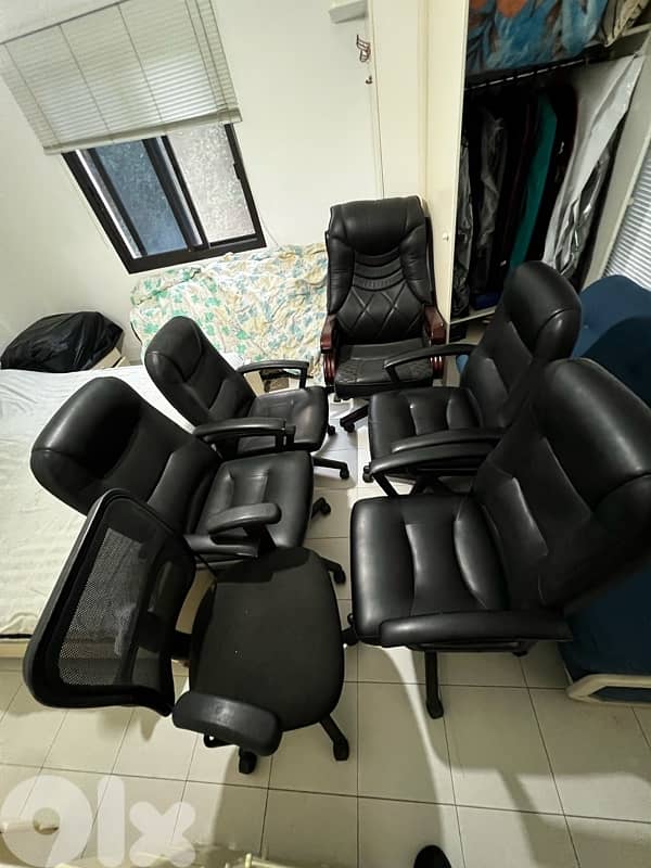 table Desk and 6 chairs طاولة مكتب  و 6 كراسي 2