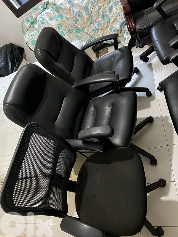 wood desk table and 6 chairs 4