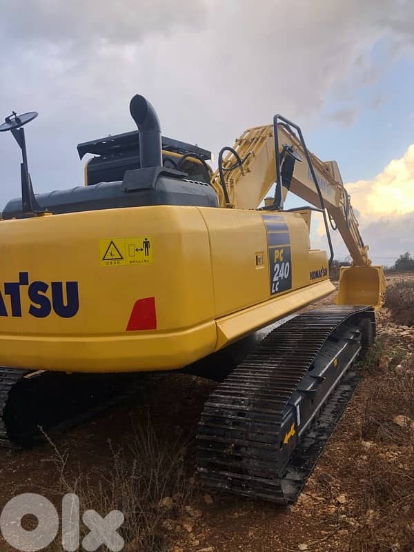 KOMATSU PC240 EXCAVATOR FOR SALE 1