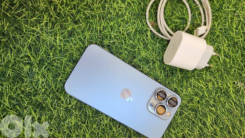 iPhone 13 Pro 256GB Blue 7