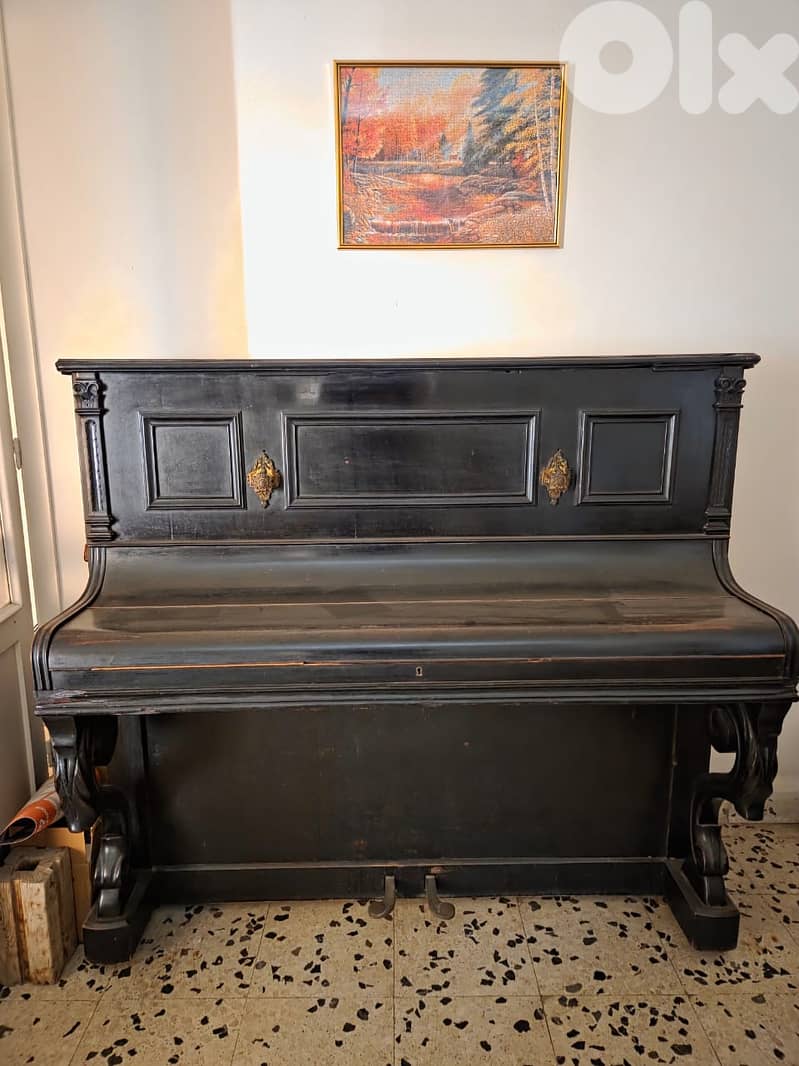 Antique 1930s French STAUB Médaille d'Or Piano – Rare Collectible 3
