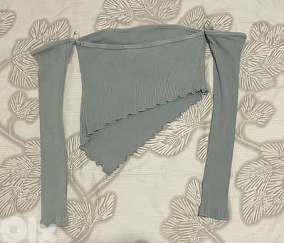Long sleeve crop top