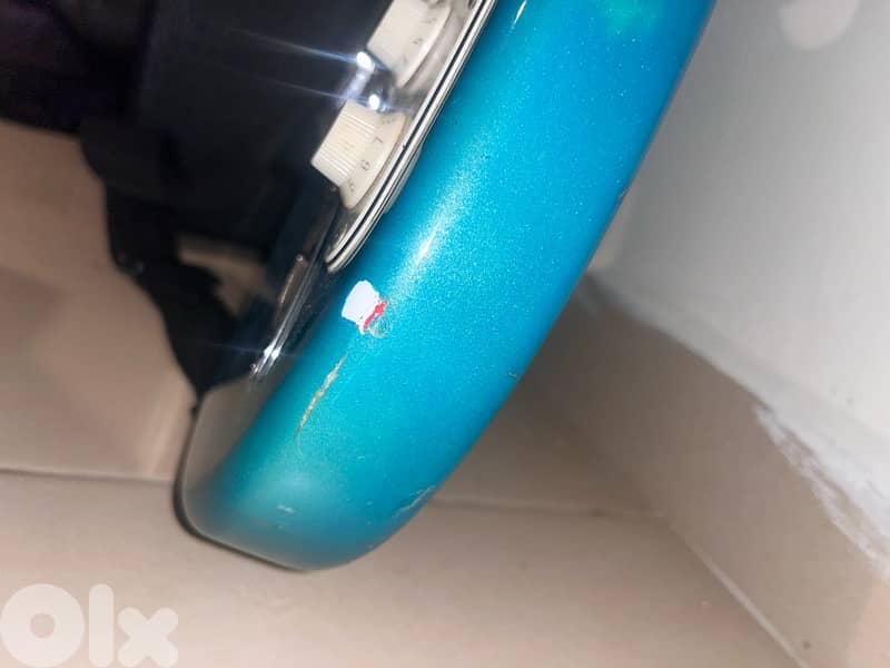 Electic guitar and amplifier 5