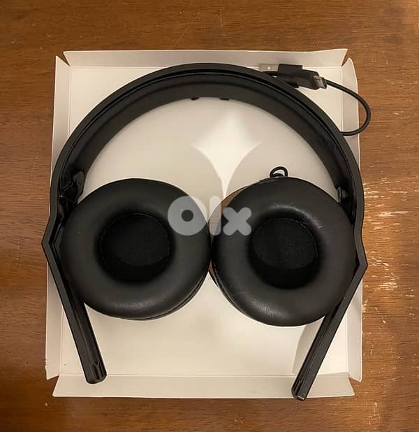 JBL N8 heaphones 2