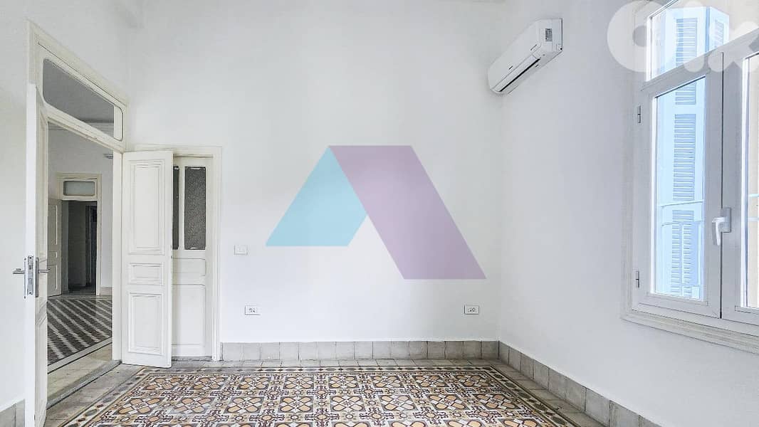 Traditional Lebanese flat+view 4sale Gemayzeh - شقة للبيع في الجميزة 0