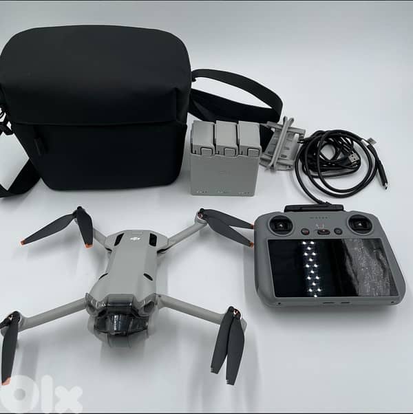 DJI Mini 4 Pro Drone Fly More Combo 1