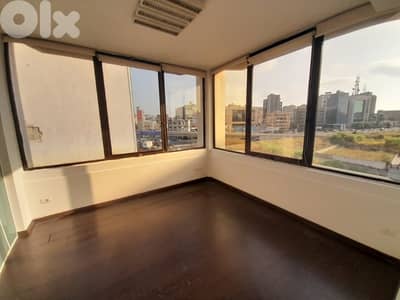 مكتب للايجار في المكلس Office for rent in Mkalles