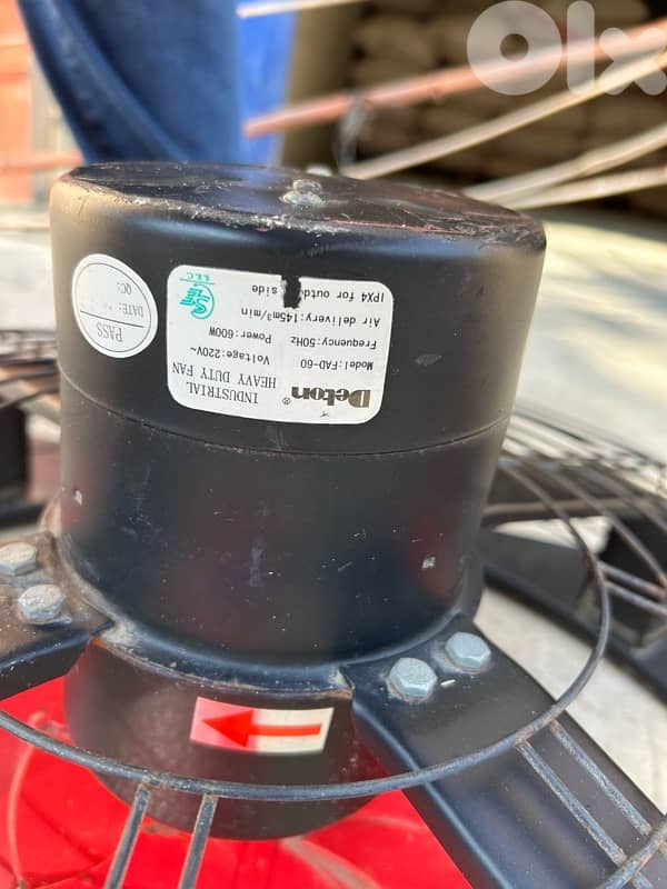 2 aspirator fans in a very good condition 2