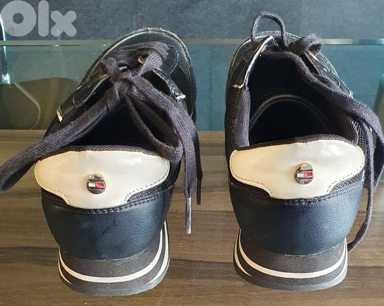 Spadrin TOMMY HILFIGER original n37 like new  5$ b  ashrafiye 03723895 1
