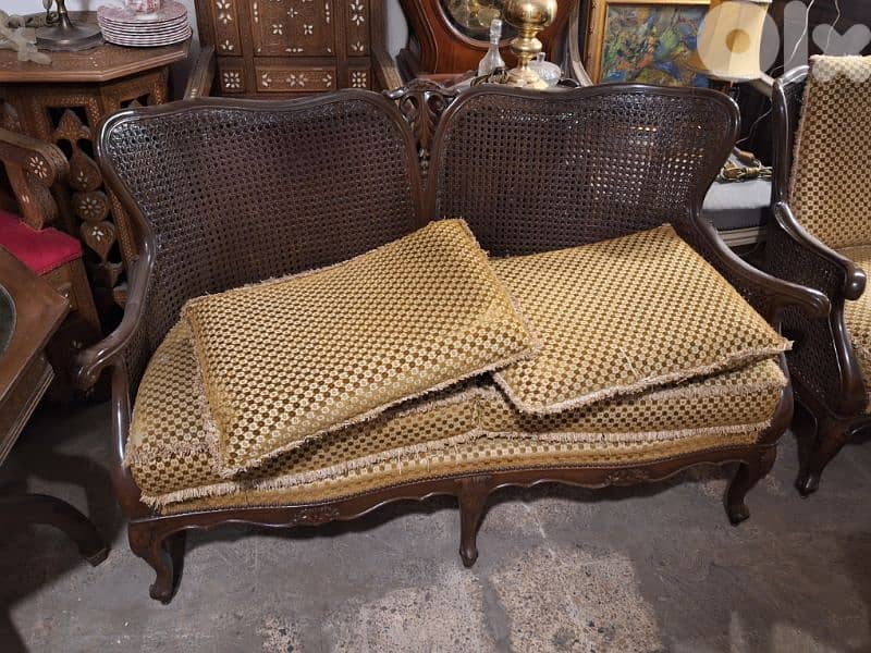 3 pieces salon in great condition 2