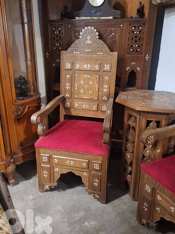 2 eastern armchairs with high tables mother of pearl 1