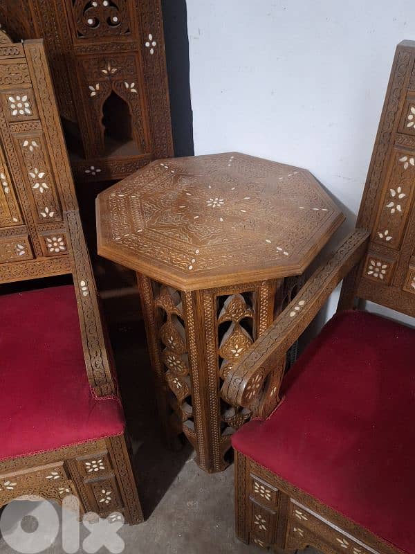 2 eastern armchairs with high tables mother of pearl 3