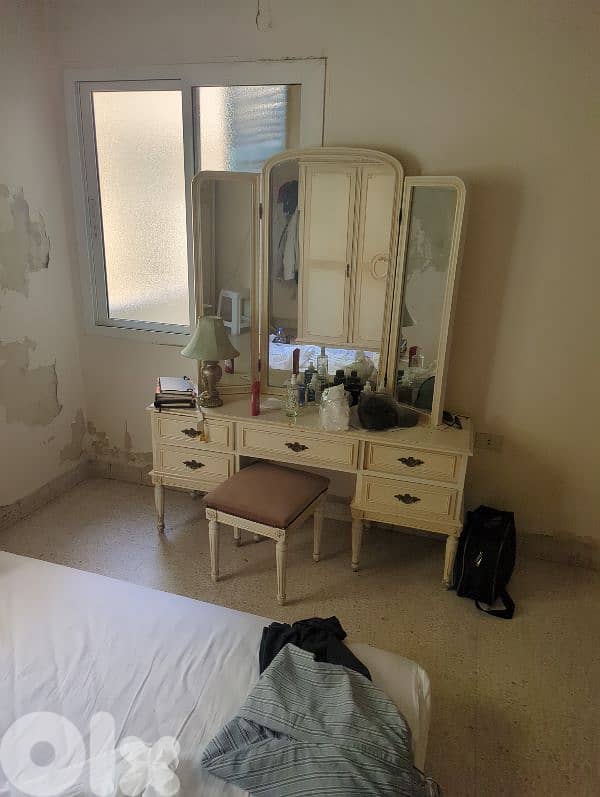 two closets and shovaniera 2