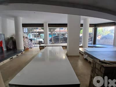 ZE25-4450 Shop 600m for Sale, Achrafieh Geitawi محل للبيع في الأشرفية