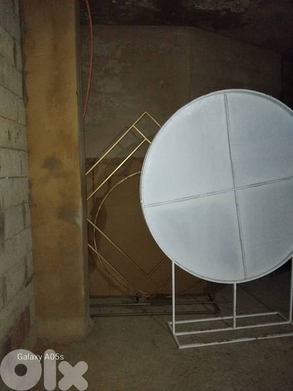 round white backdrop  removable back 2