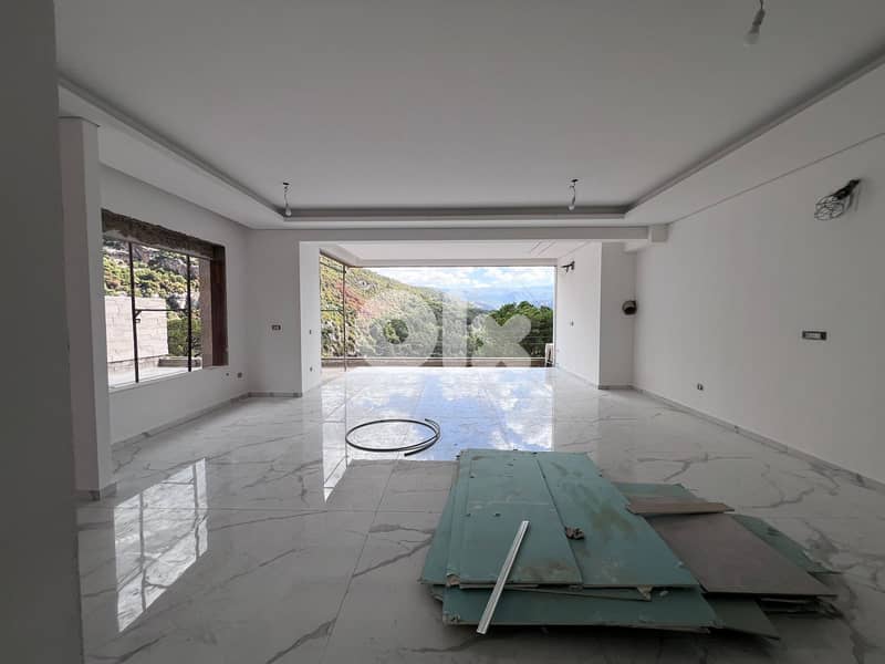 Brand New Apartment for Sale in Baabdat شقة جديدة للبيع في بعبدات 0