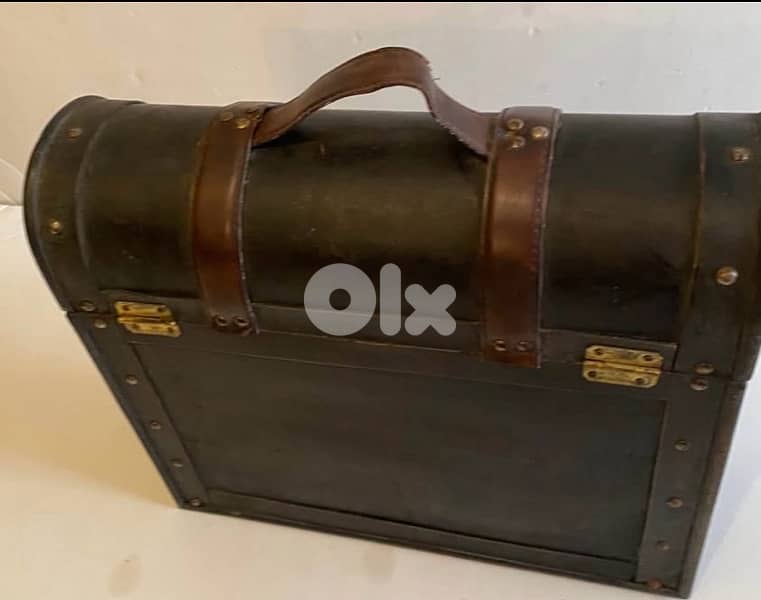 vintage wood and leather chest 3