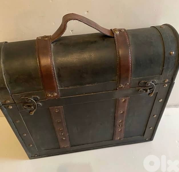 vintage wood and leather chest 6