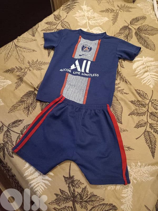 ملابس صبي ايه قطع بس 5$ 6