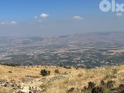 One plot in Mreijat with panoramic view over Bella’s valley