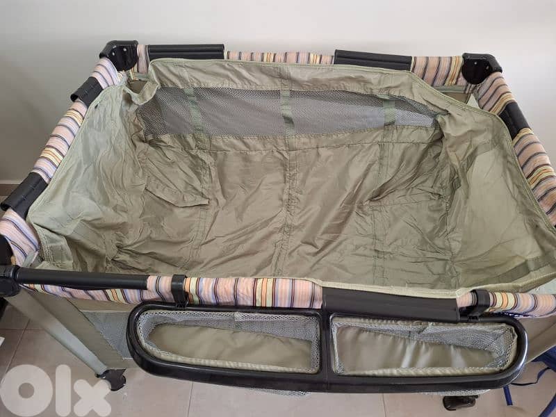 portable playard 2