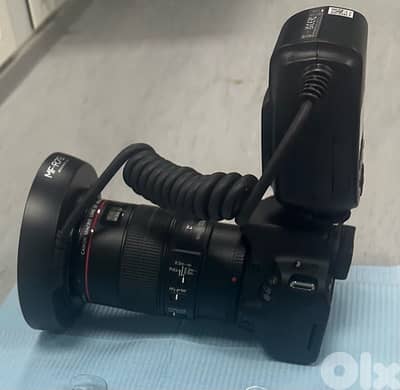 Canon 200D / Lens Macro 100 mm / ring flash / bag