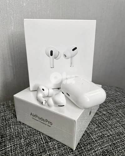 Apple AirPods pro 2 USB C Original Apple with warranty