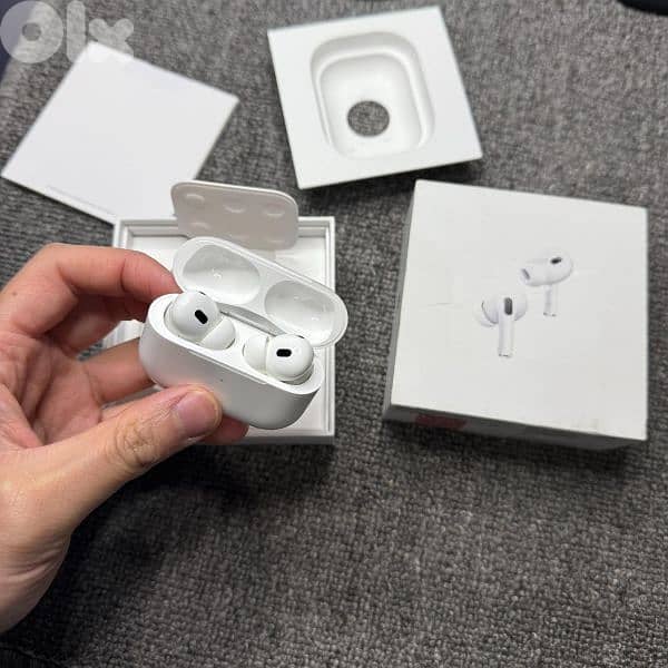 Apple AirPods pro 2 USB C Original Apple with warranty 5