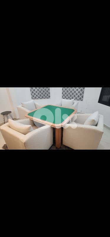 table & 4 chairs 1