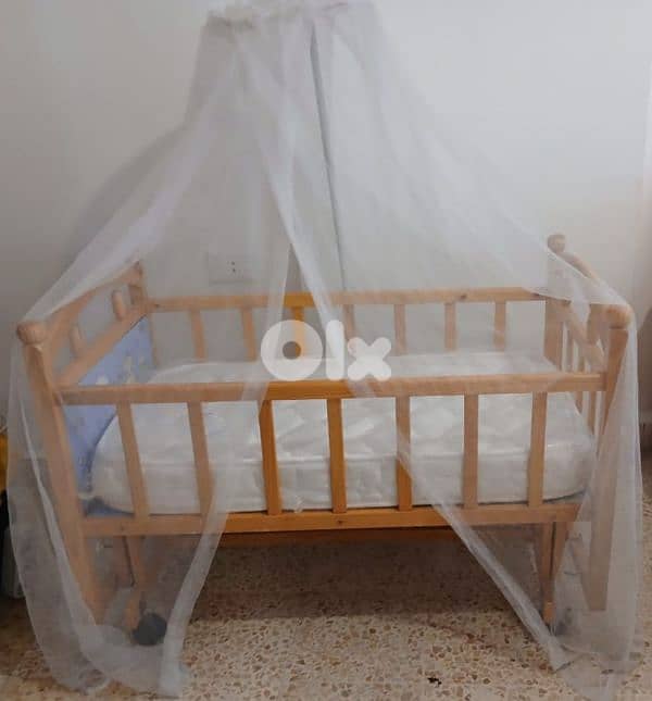 تخت طفل حديث الولادة 0
