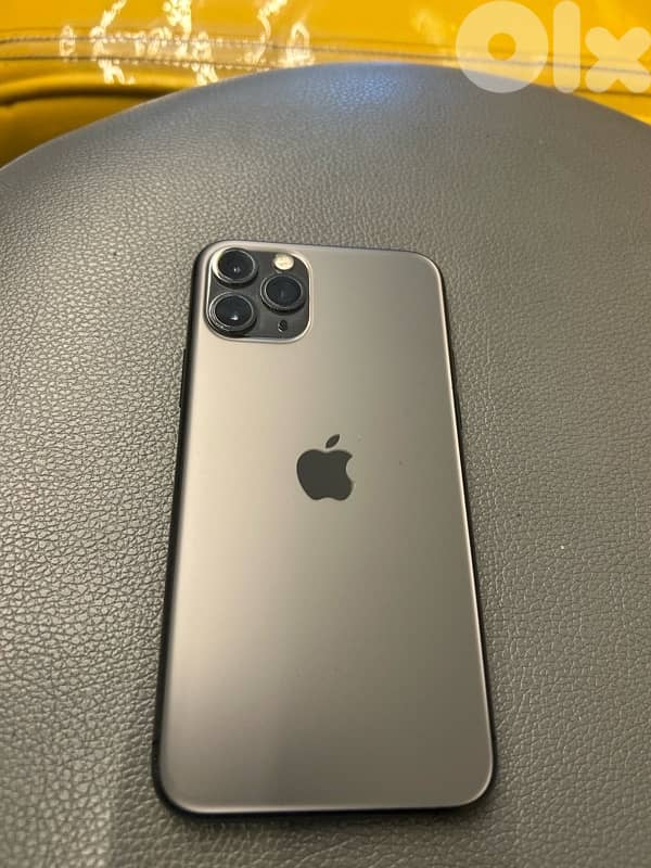 iphone 11 pro 256 GB like a new waterproof zero scratch batt 100% 0