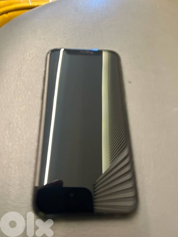 iphone 11 pro 256 GB like a new waterproof zero scratch batt 100% 1