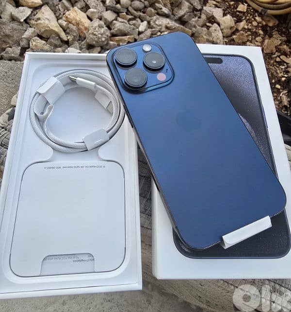 IPhone 15 Pro 256 Blue titanium 1
