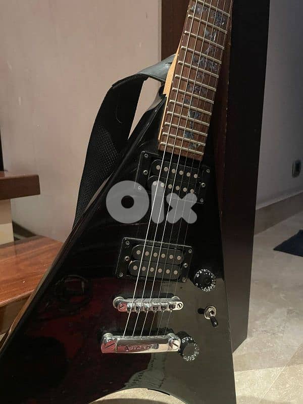 carlos flying v guitar concert-grade with ibanez amp 1