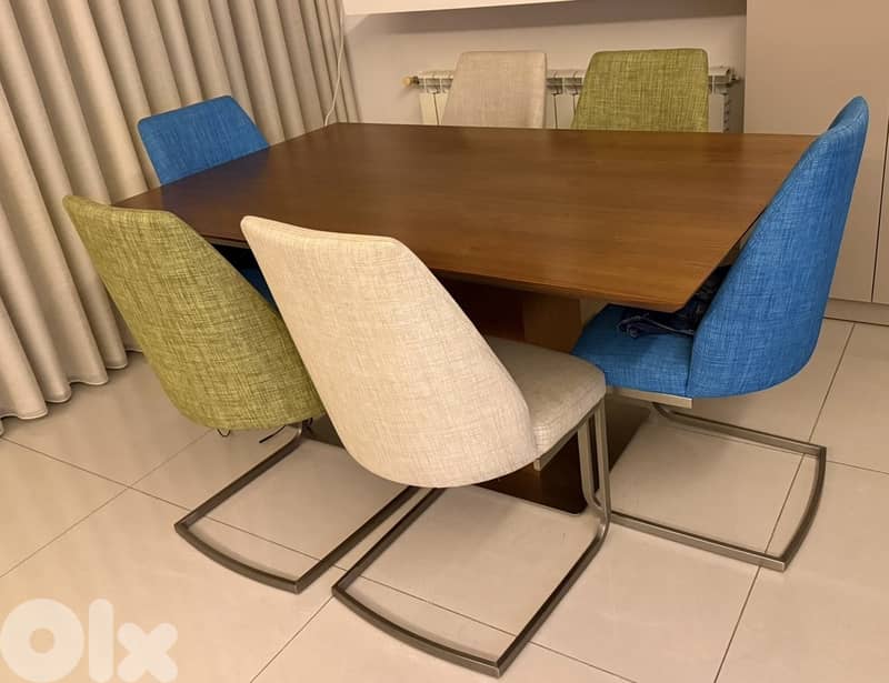 DINING TABLE AND 6 CHAIRS 2