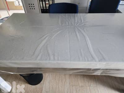 white table expendable