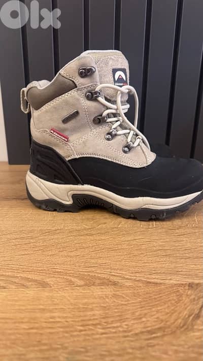 hiking shoes