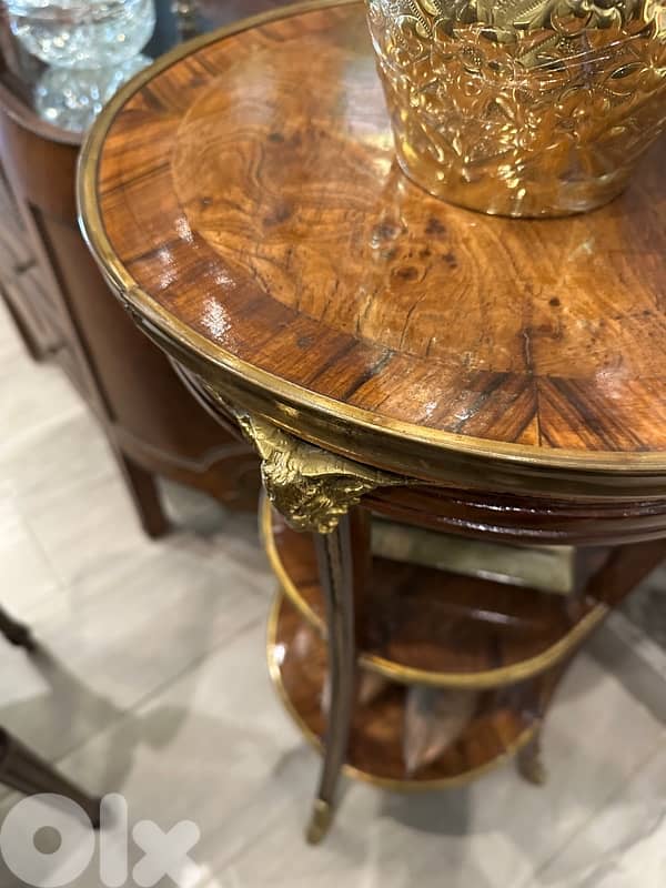 2 table auntique 1