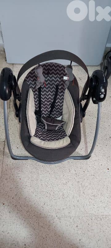 bed , car seats and stroller 4