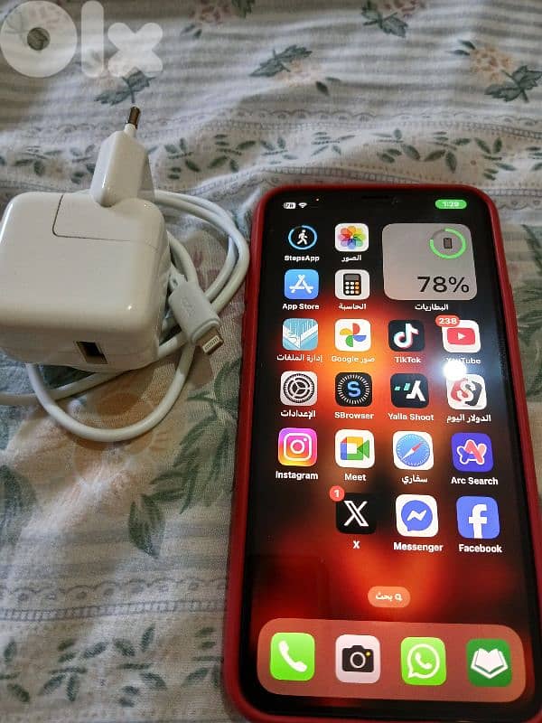 ايفون 11pro max شاشه اصليه فيس،شغال مغير بطاريه ومجمرك 0