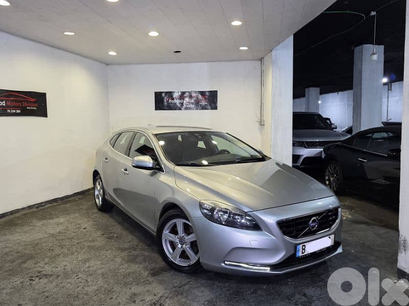 2015 Volvo V40 T4 Grey/Black Leather Company Source Like New! 0
