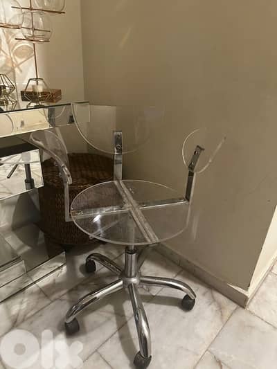 Xingwei plexi & chrome chair. 80$