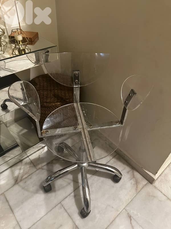 Xingwei plexi & chrome chair. 80$ 4