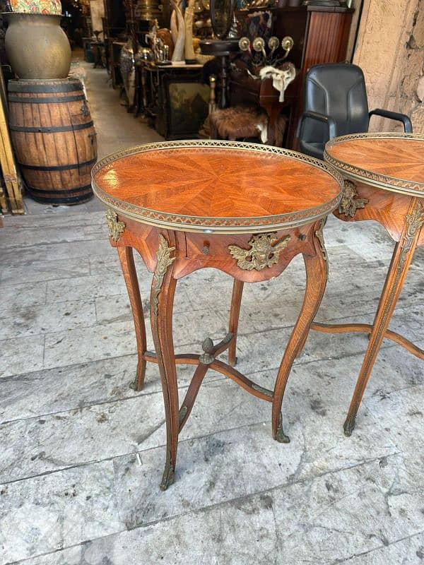 frensh table salon طاولة صالون فرنسي عدد ٢ انتيك خشب جوز 1