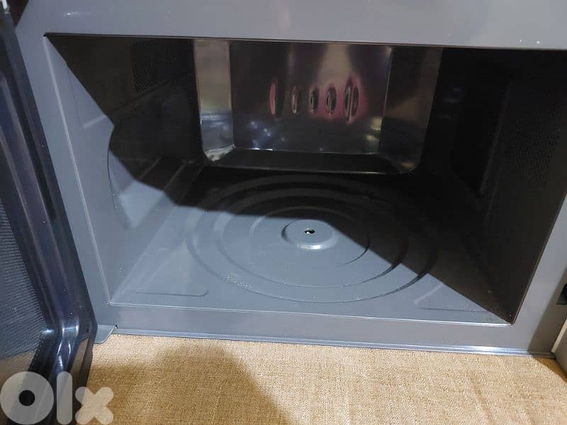 LG Microwave 2