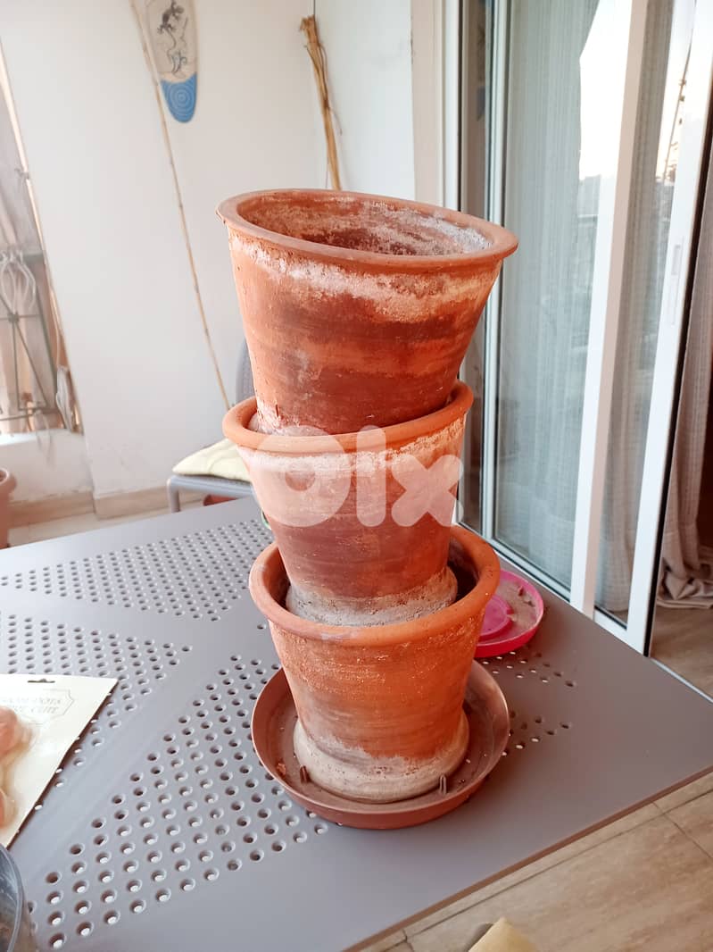 Italian terracotta pots 0