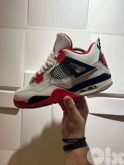Jordan 4 “FIRE RED”