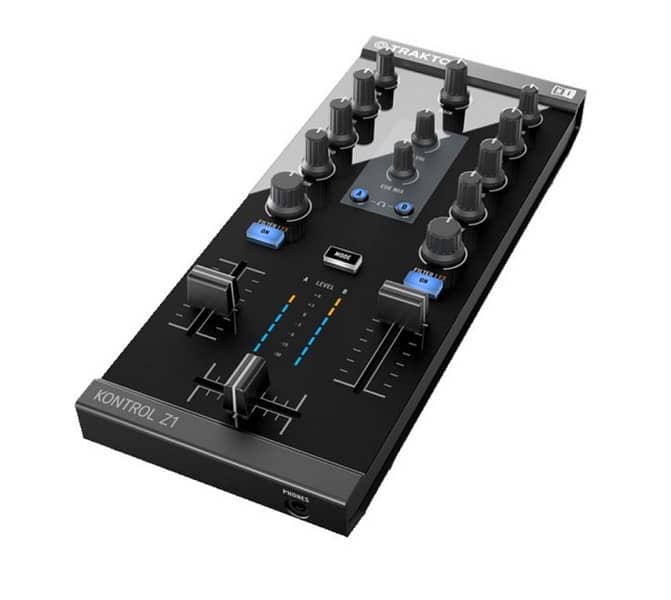 Traktor Kontrol Z1 DJ Controller 2