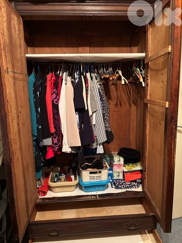 Cabinet 2